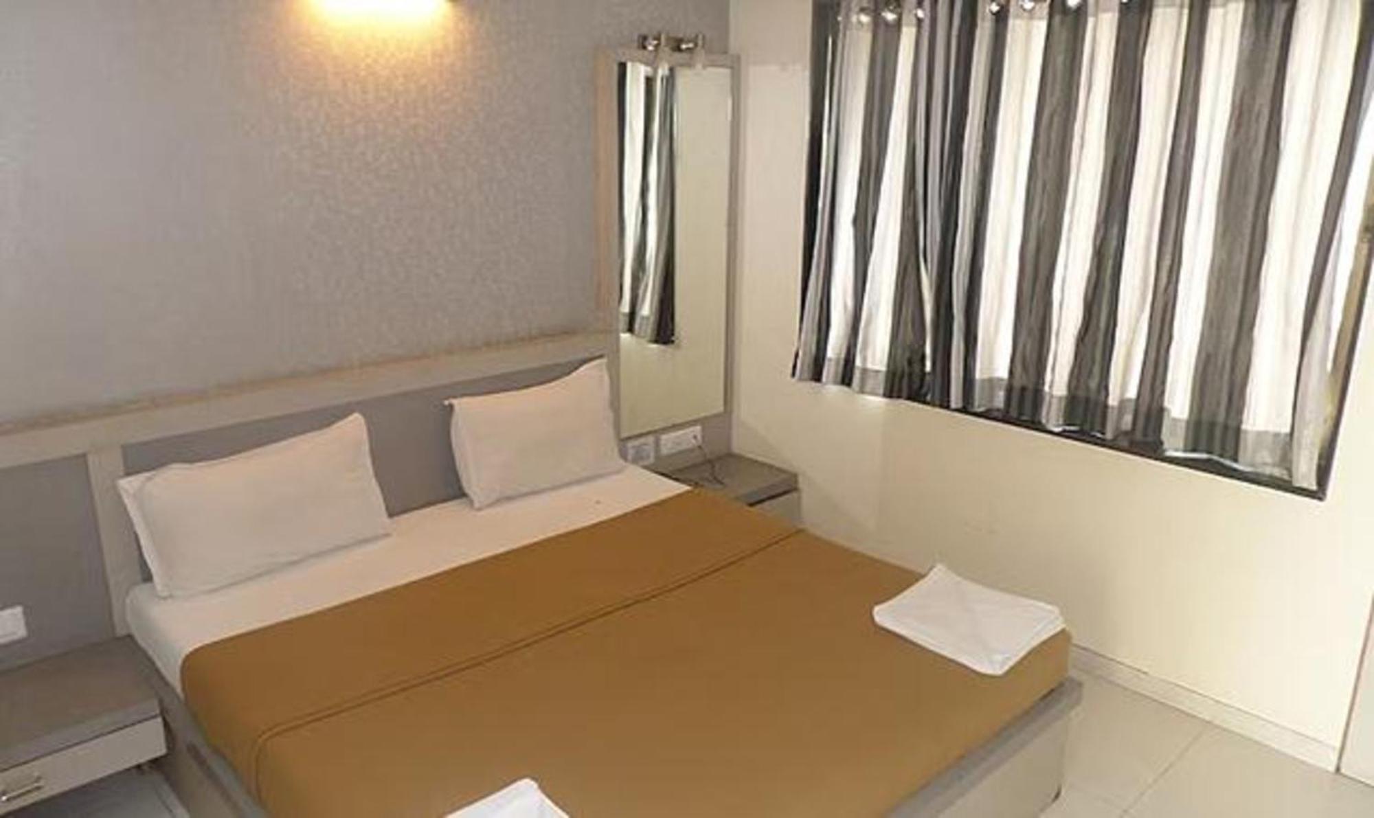 Fabhotel Skylark Inn Nashik Exterior foto